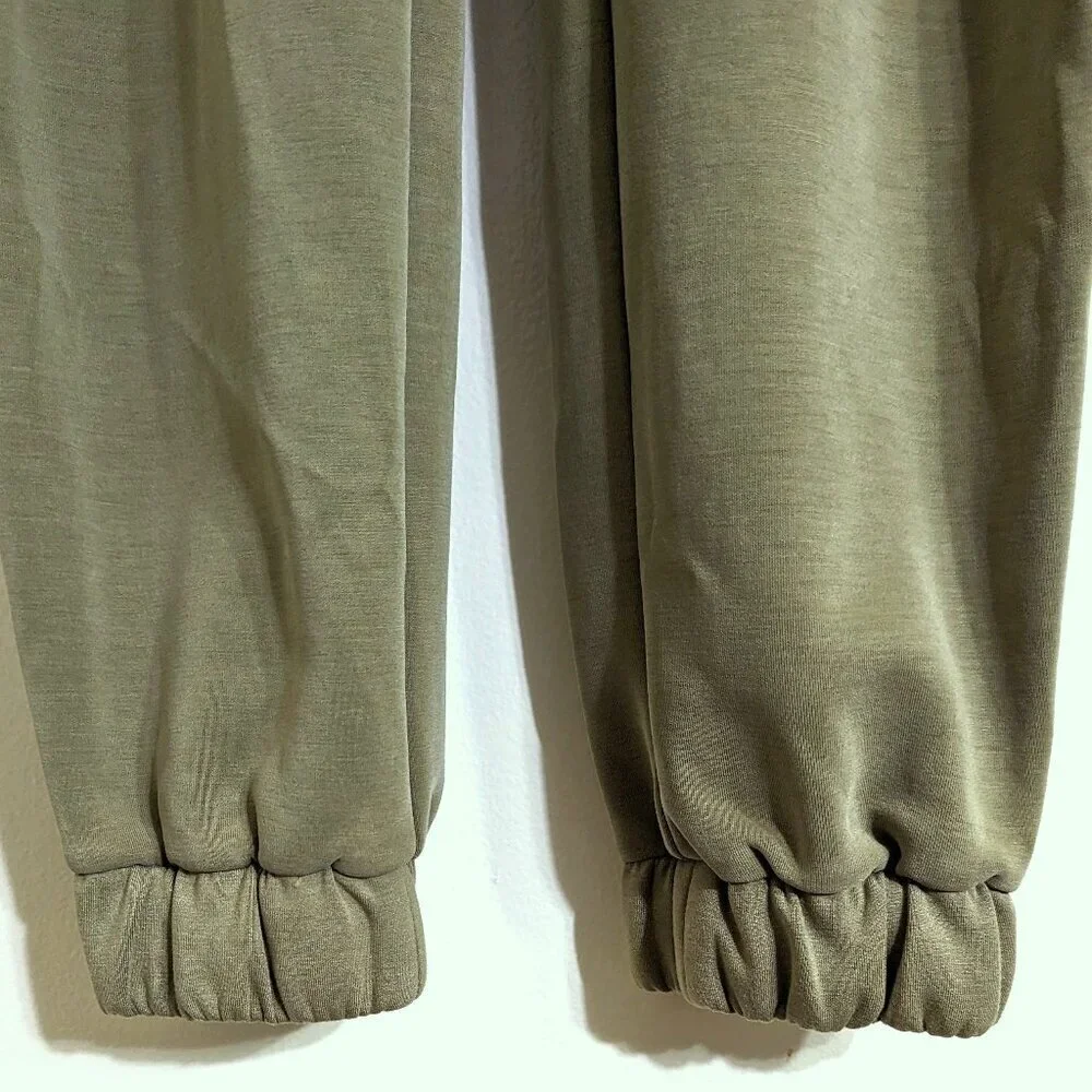 Lululemon Softstreme Relaxed High‎ Rise Pant Size 4